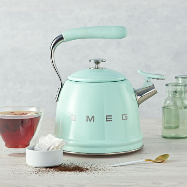 Pava Smeg Silbadora Hervidor Hornalla Retro 2.4 L | Verde Pastel - Imagen 3