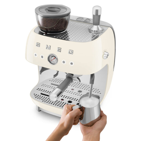 Cafetera Espresso Smeg Italiana C/ Molinillo 220 Volts Crema - Imagen 3